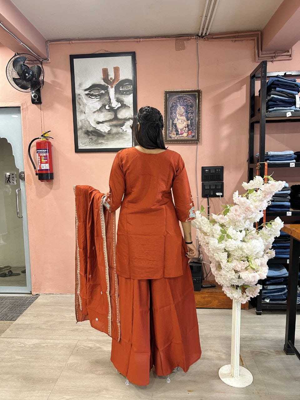 SET Heavy Roman Silk Embroidery Suit