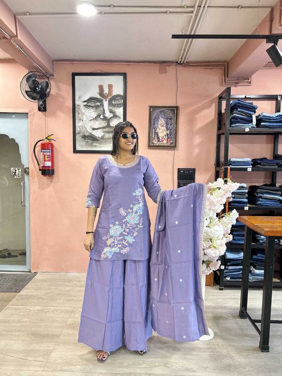 SET Heavy Roman Silk Embroidery Suit