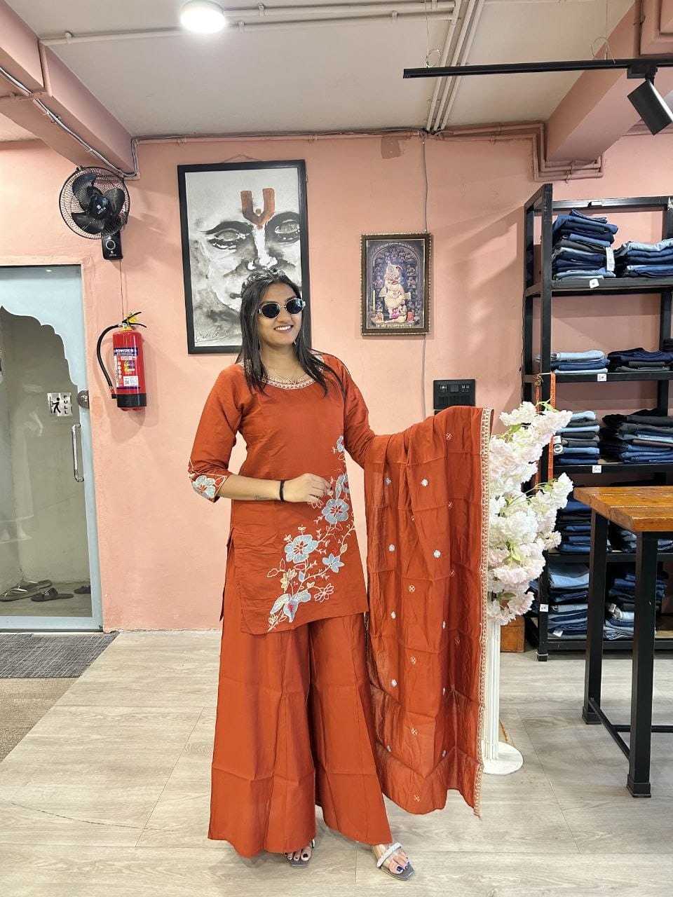SET Heavy Roman Silk Embroidery Suit