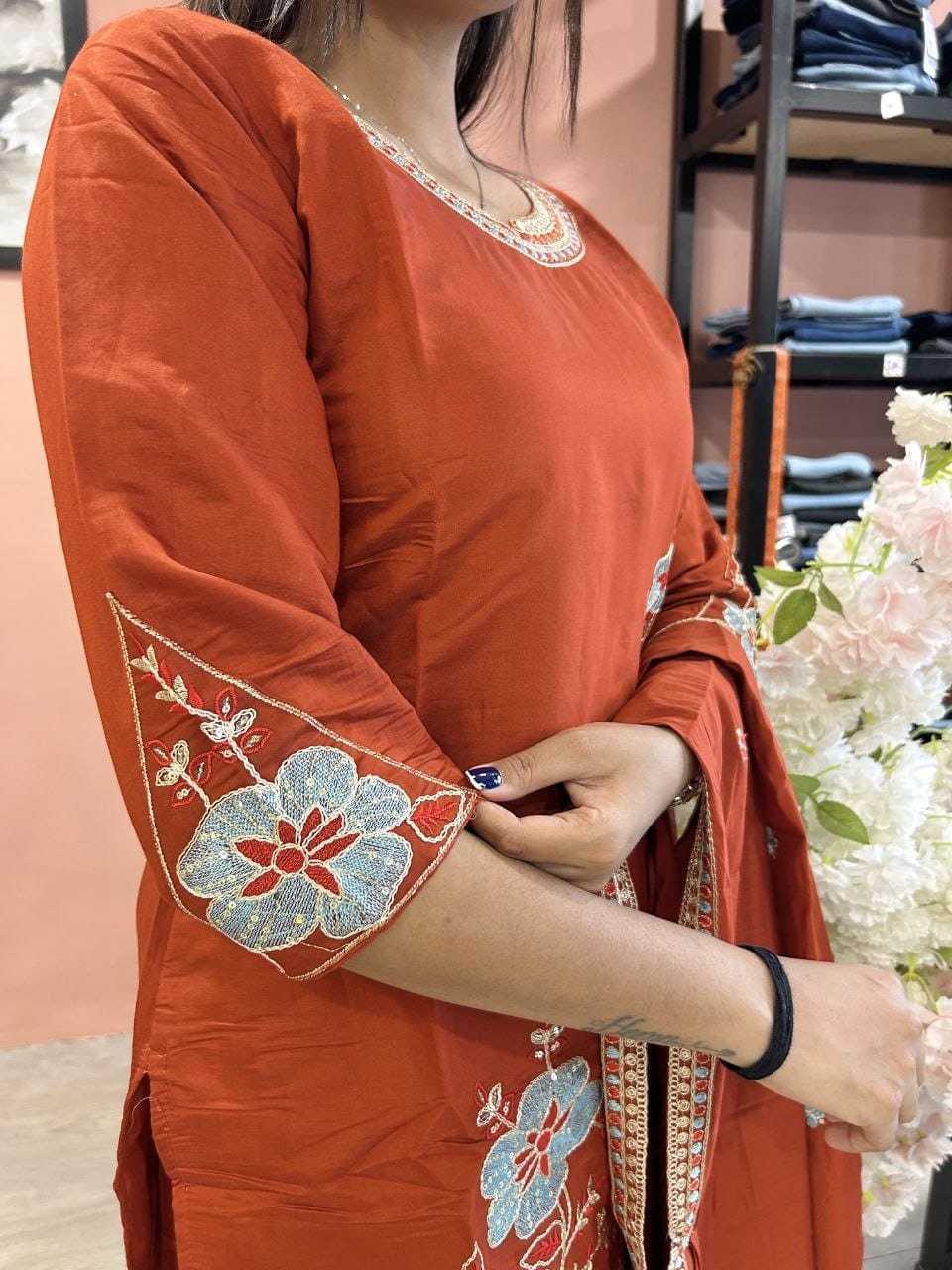 SET Heavy Roman Silk Embroidery Suit