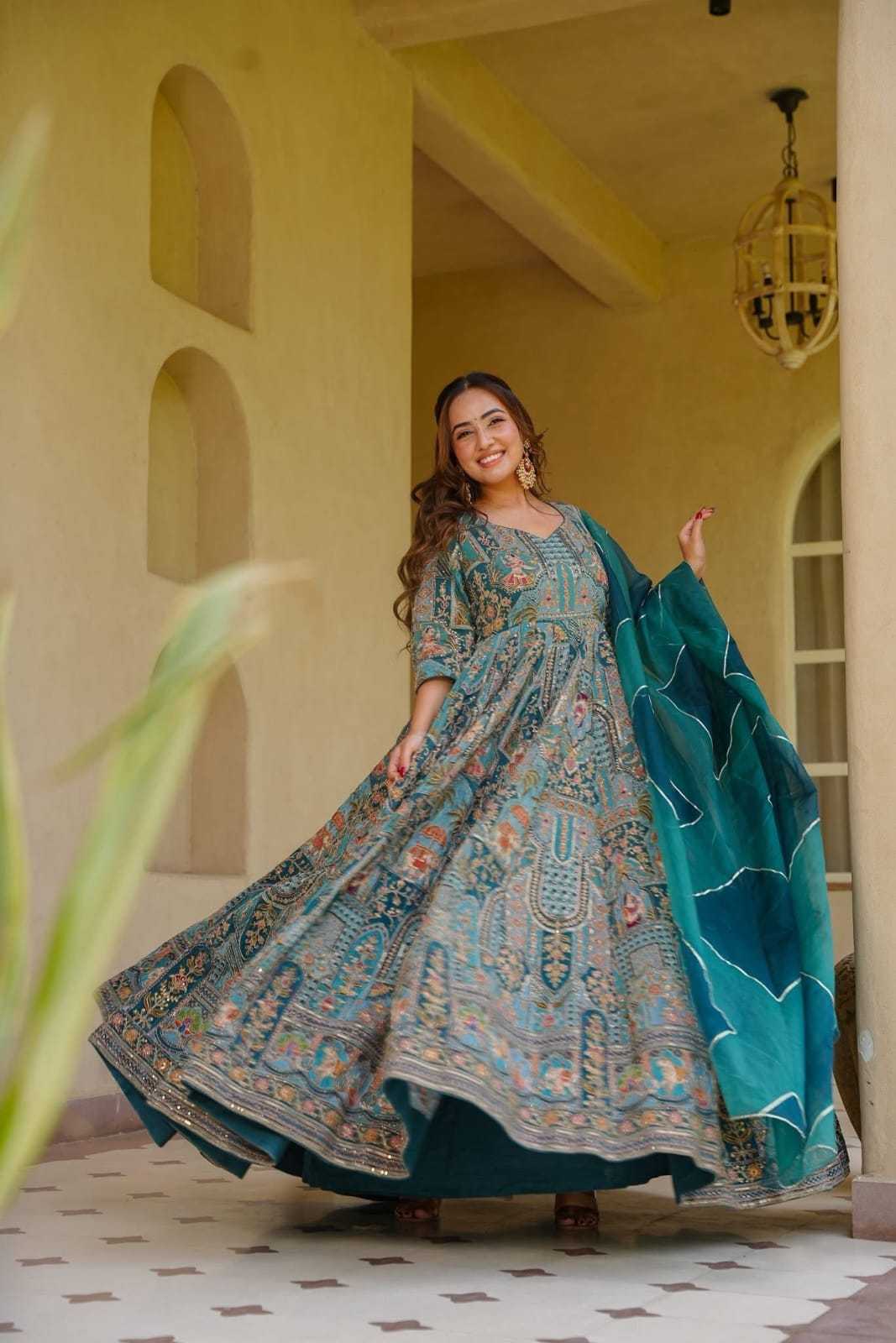 Chinon Printed Gown