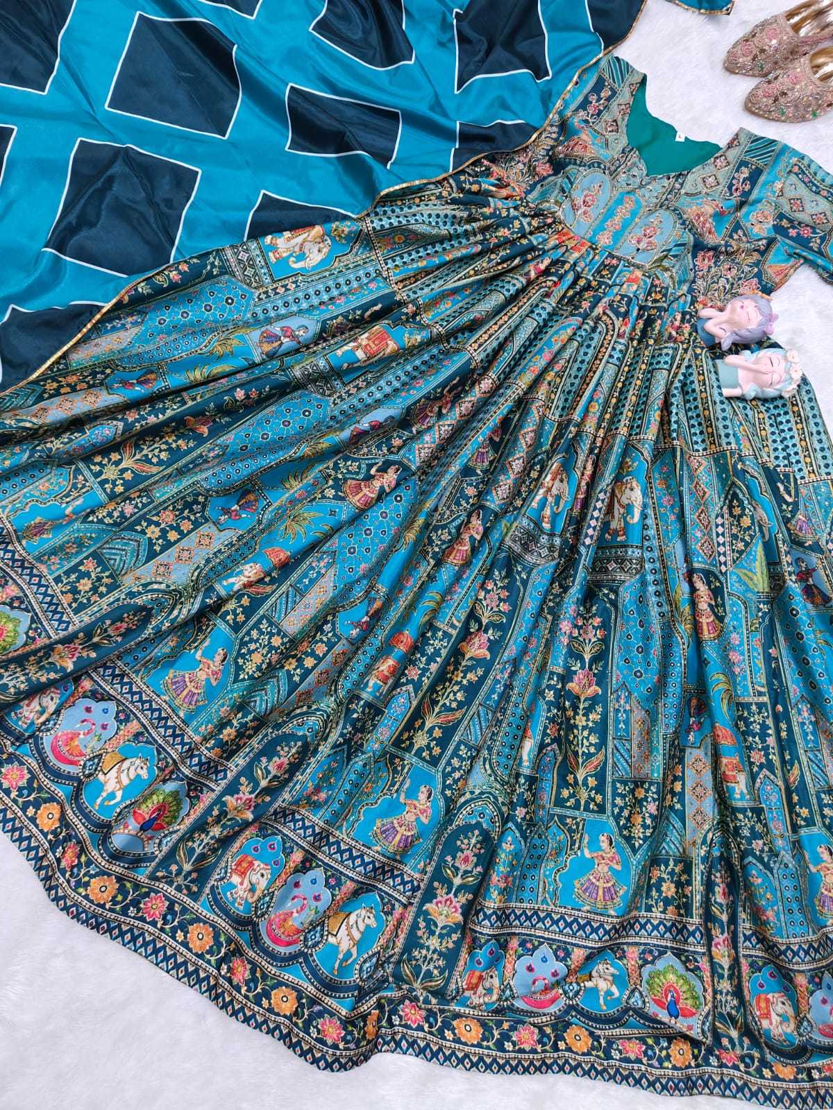 Chinon Printed Gown
