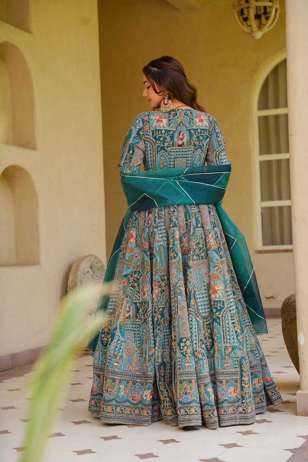 Chinon Printed Gown