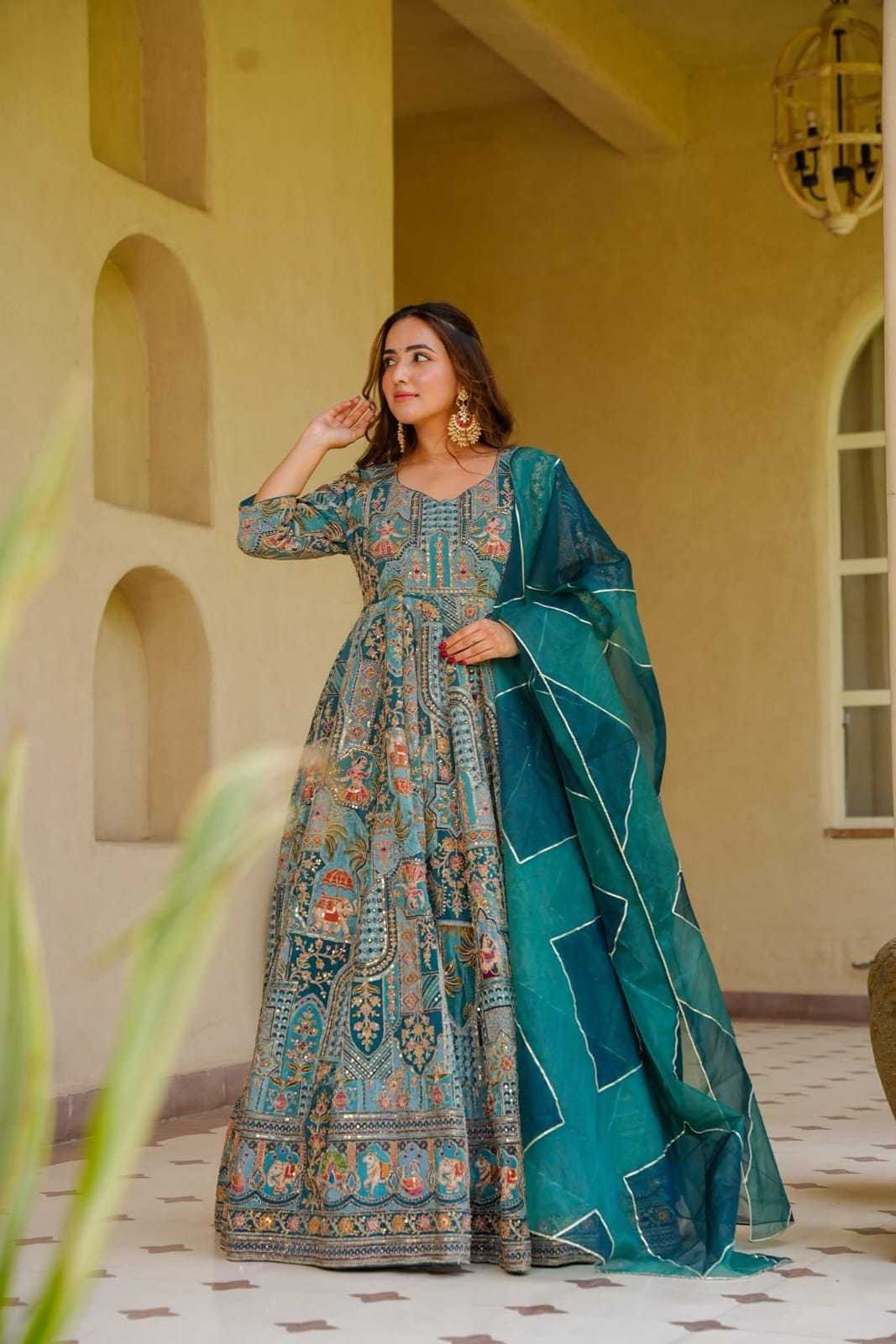 Chinon Printed Gown