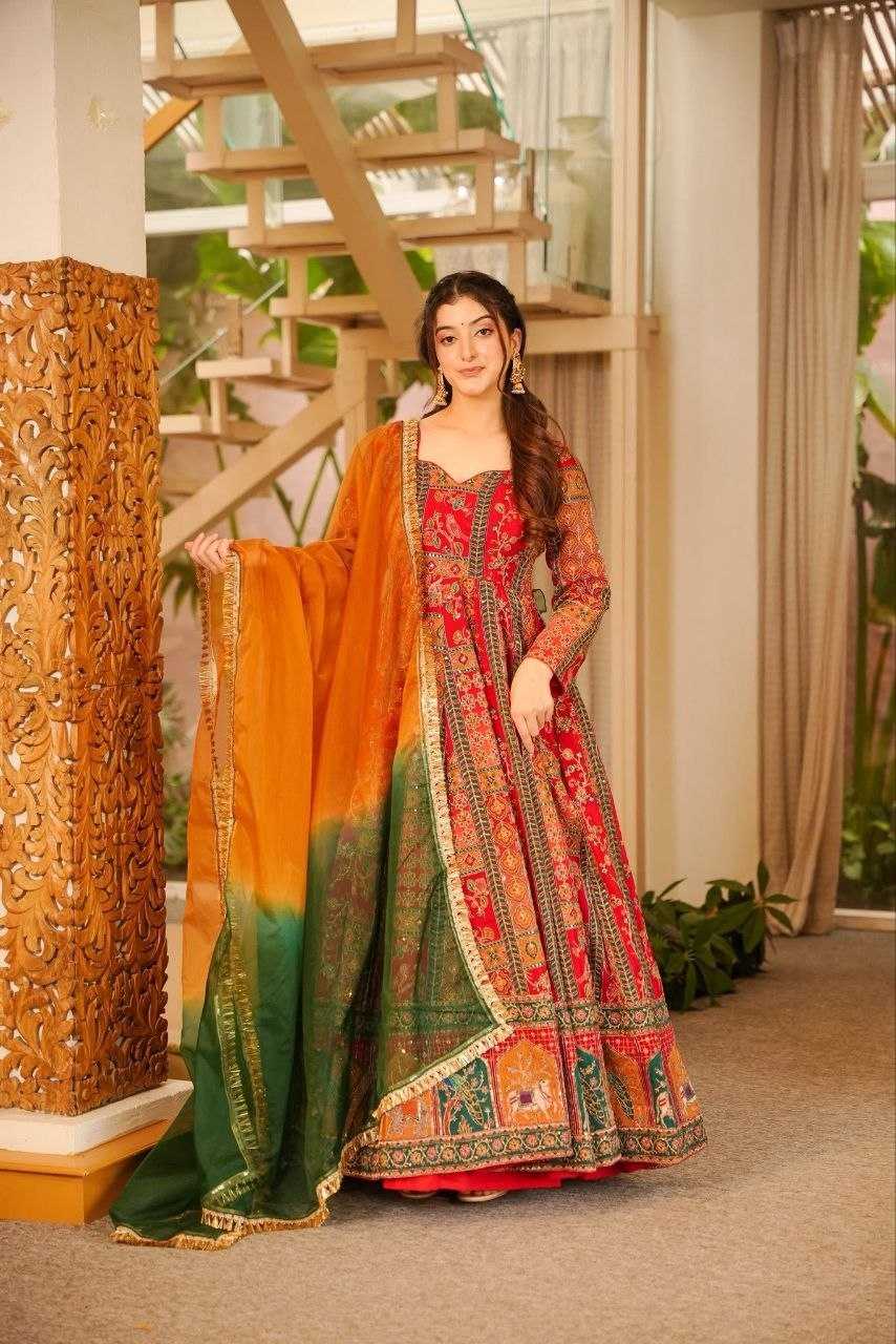Chinon Printed Gown
