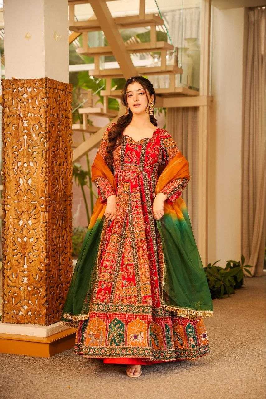 Chinon Printed Gown