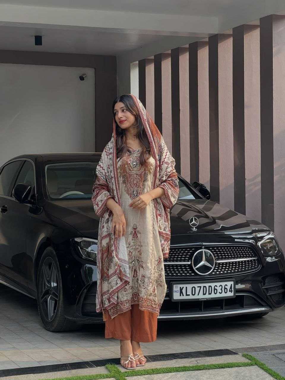 Maslin Embroidery Suit