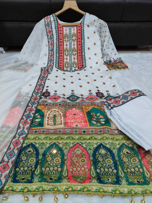 Colle Chinon Silk Printed Suit