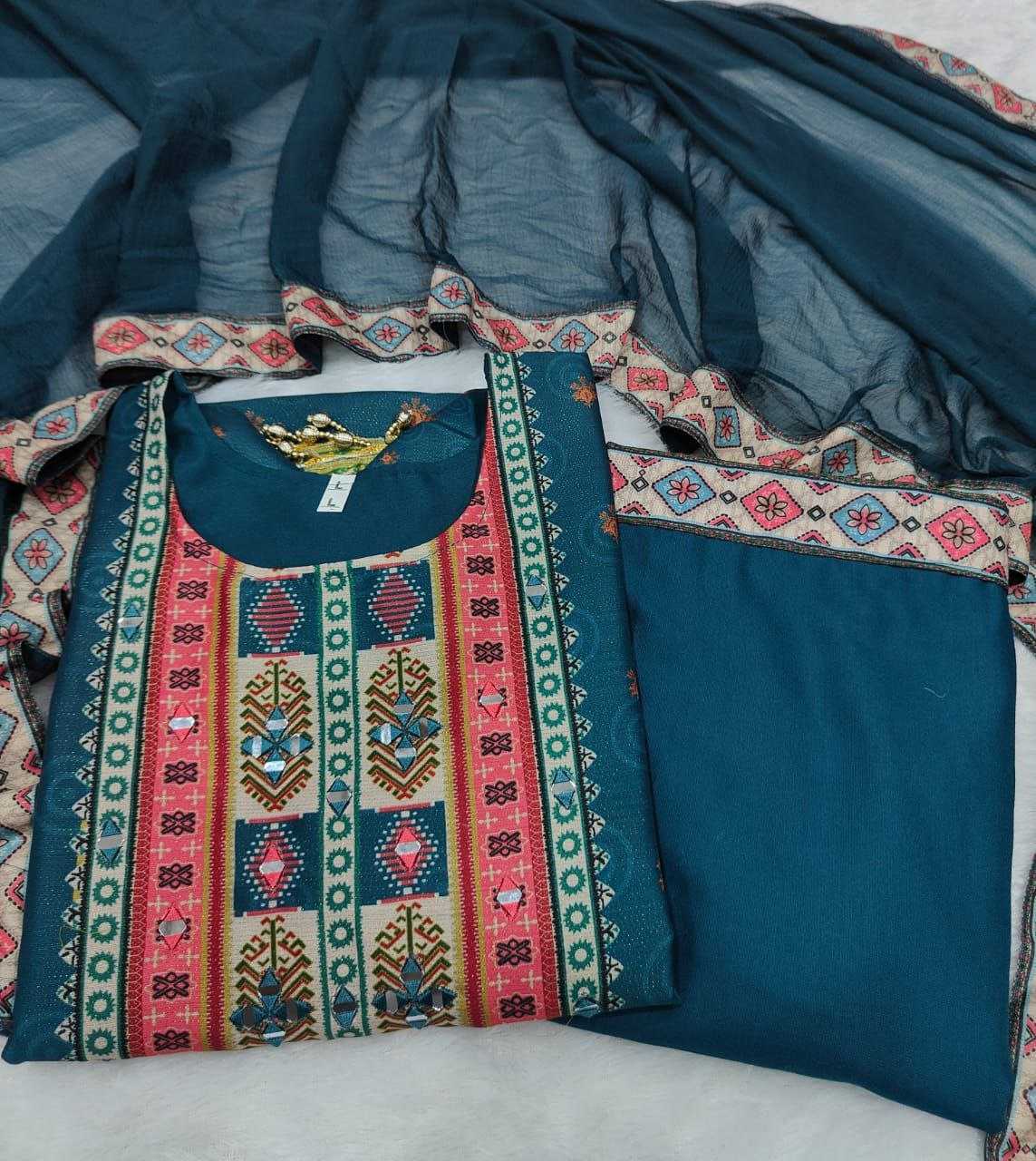 Colle Chinon Silk Printed Suit