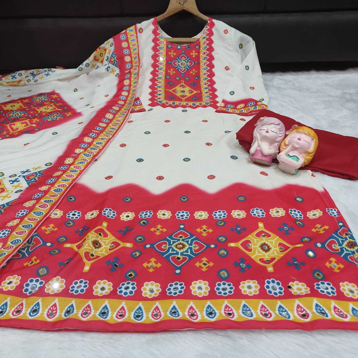 Comes Maslin Embroidery Suit in Yellow