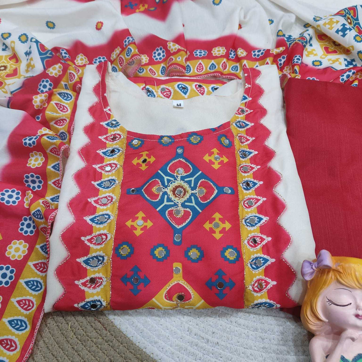 Comes Maslin Embroidery Suit in Yellow