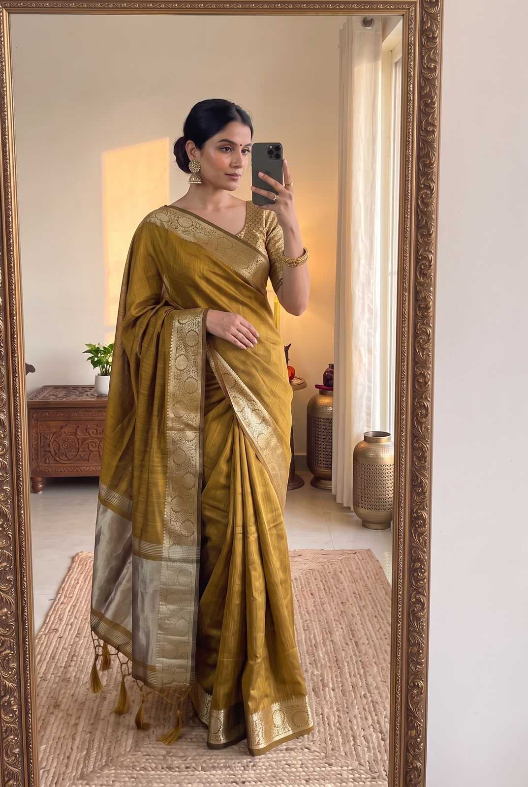 Flaguni Banarasi Soft Silk Saree