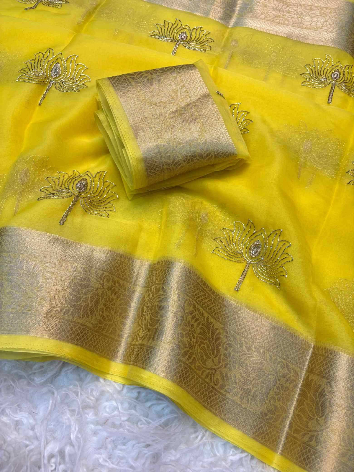 Abhaya Organza Saree
