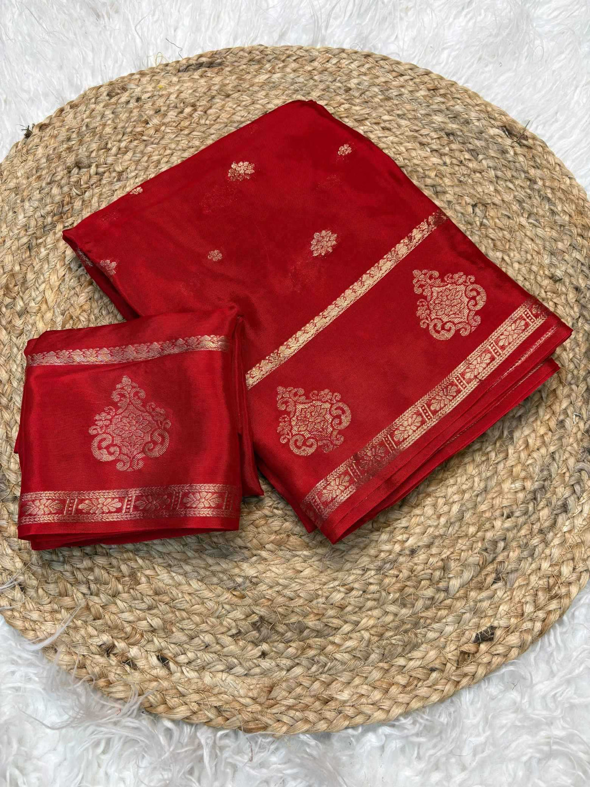 Abhithi Pure Viscos Jacquard Saree