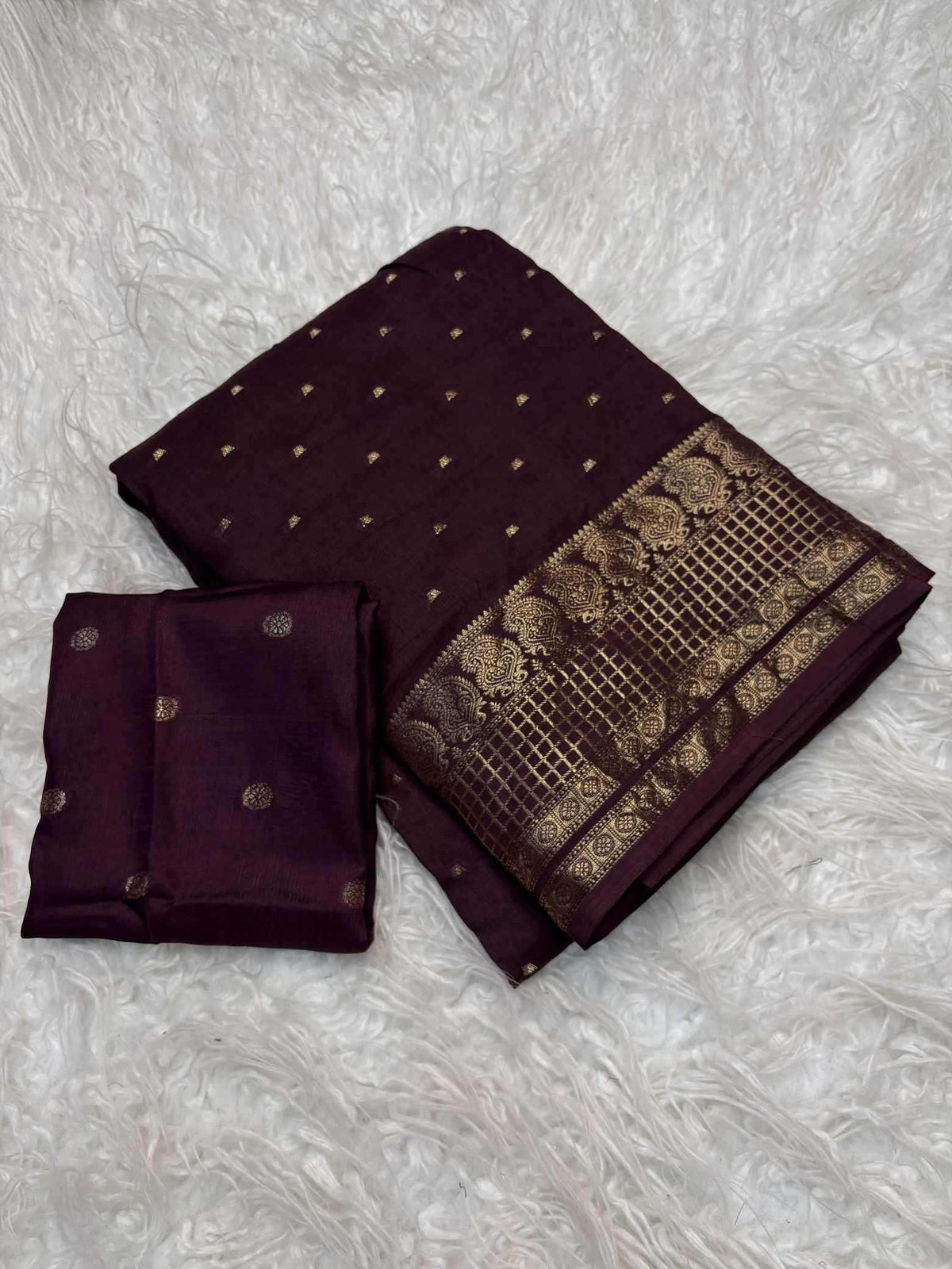 Shree Dola Jacquard Designer Saree