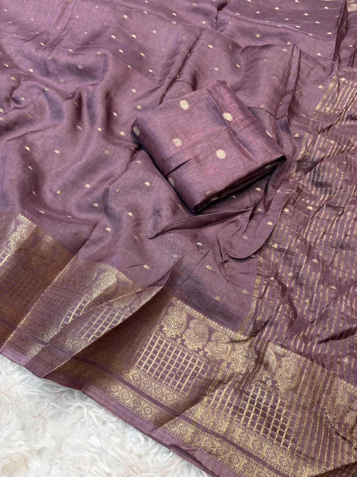 Shree Dola Jacquard Designer Saree