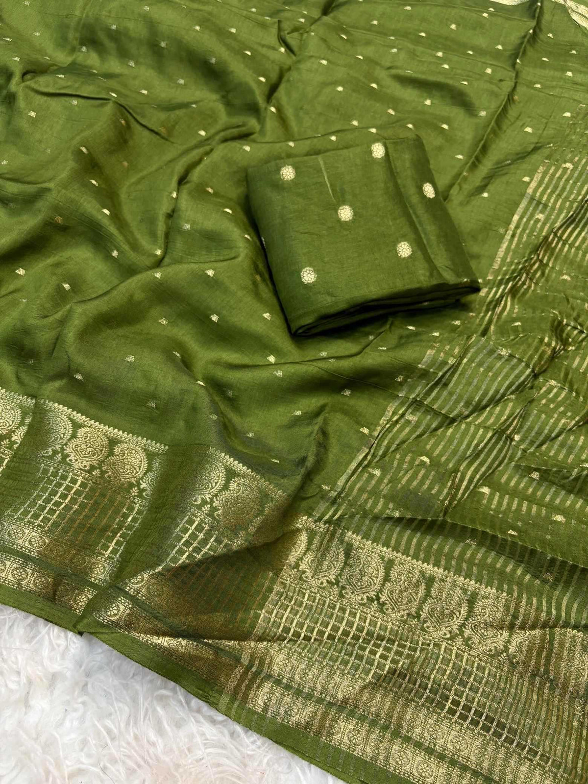 Shree Dola Jacquard Designer Saree