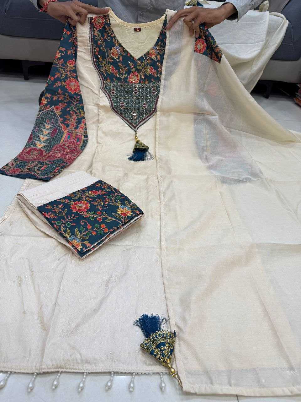 Fancy Ladies Suit
