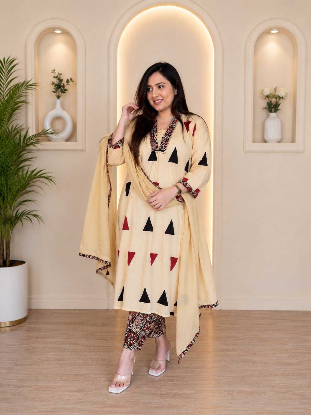 Saloni Cotton Printed Suit