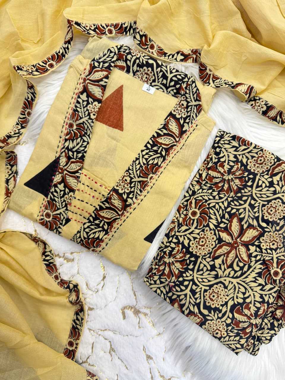 Saloni Cotton Printed Suit
