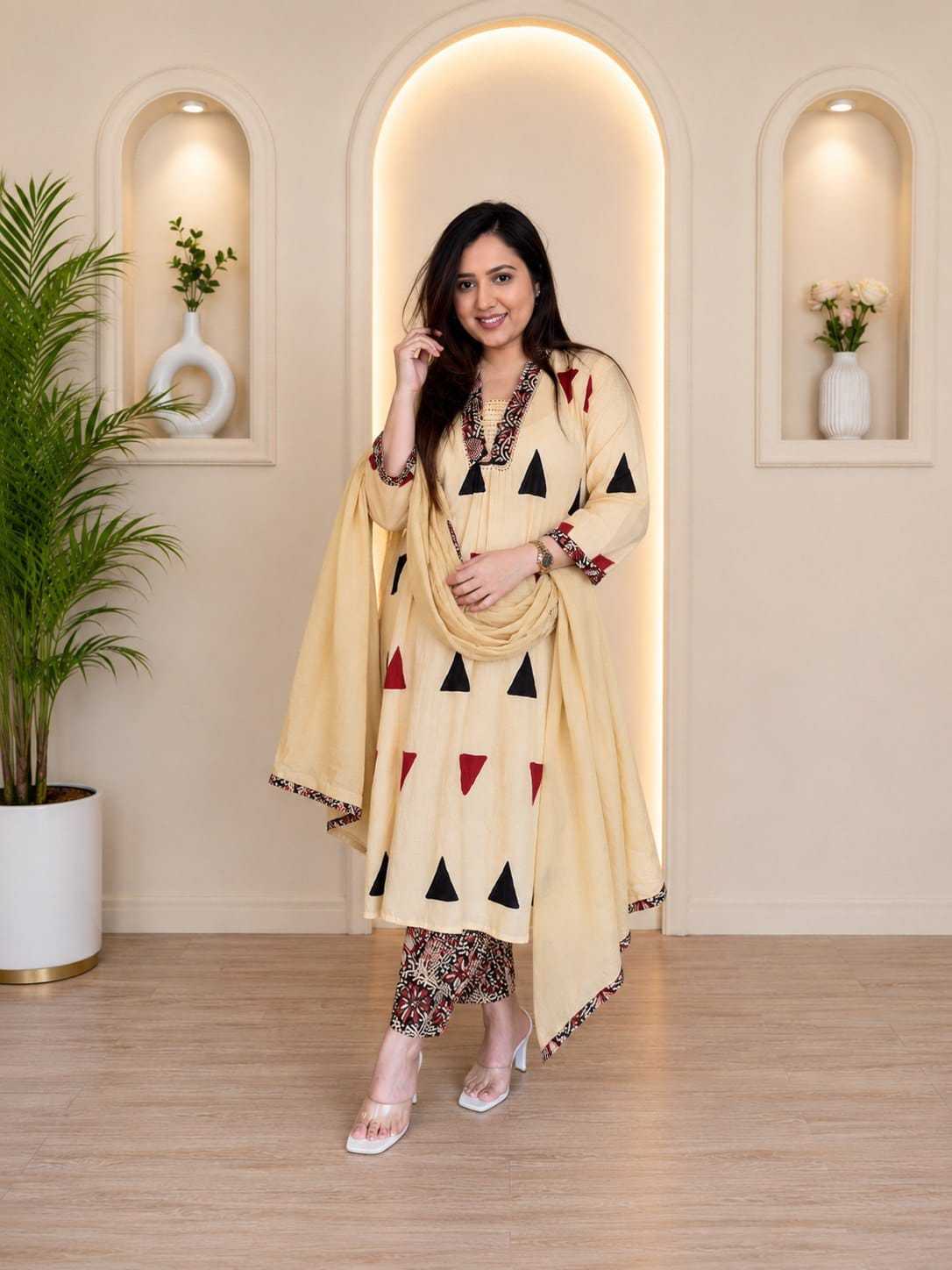 Saloni Cotton Printed Suit