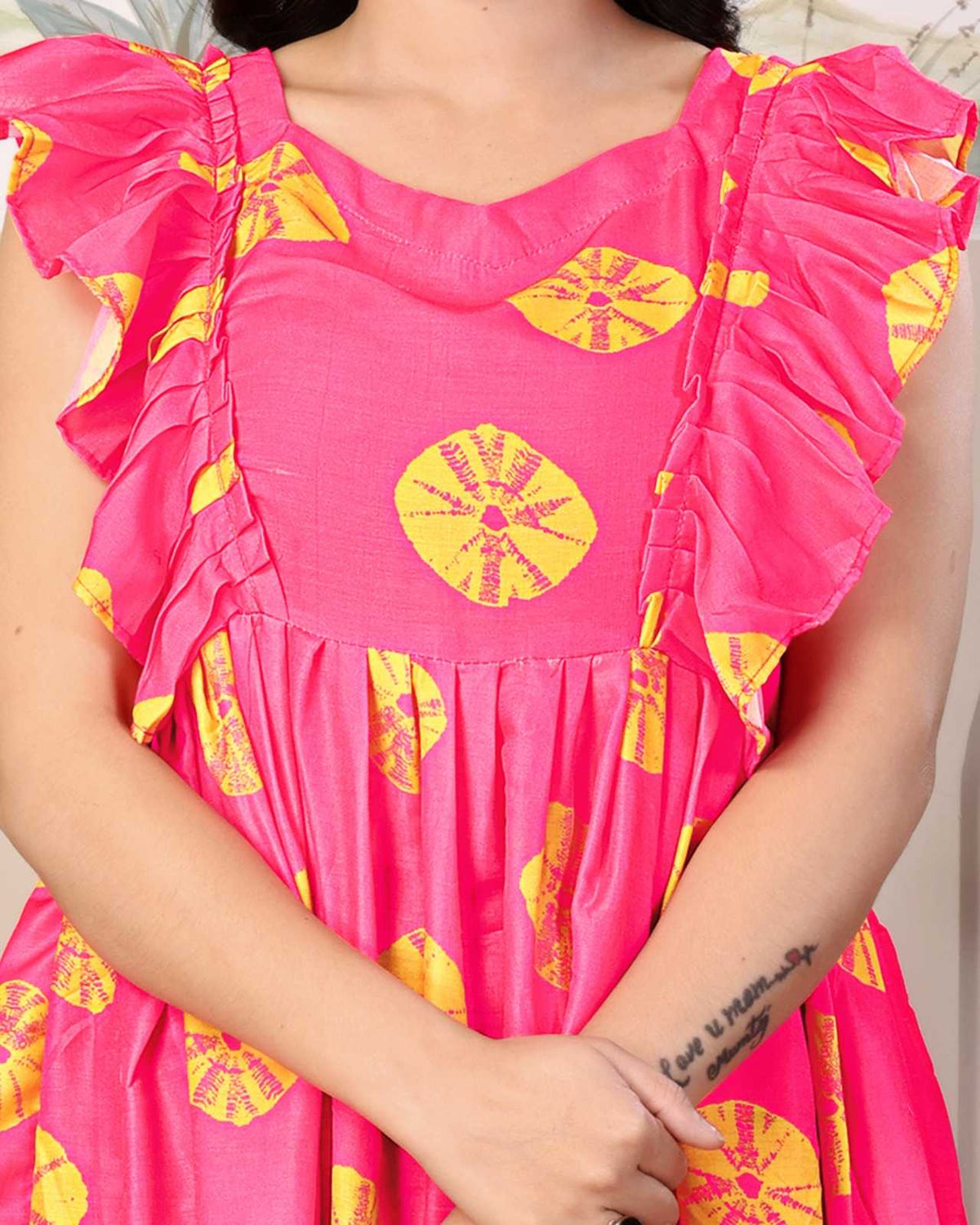 Laddu Muslin Printed Gown