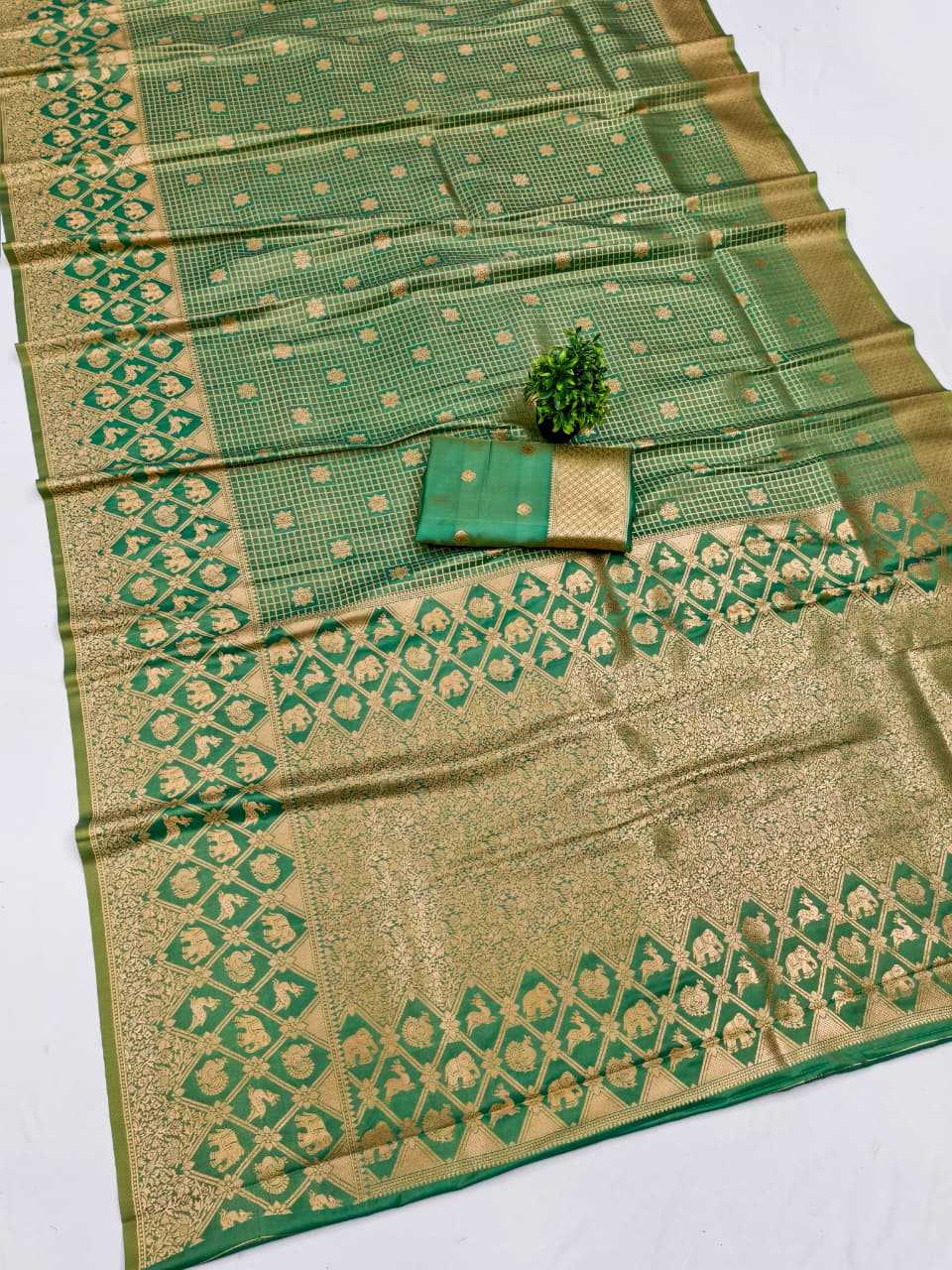 Ioniq Banarasi Soft Silk Saree