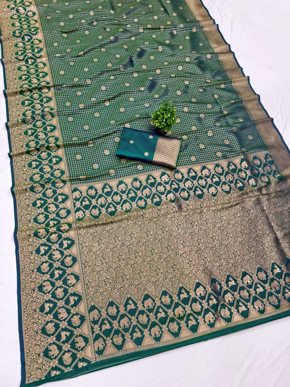 Ioniq Banarasi Soft Silk Saree