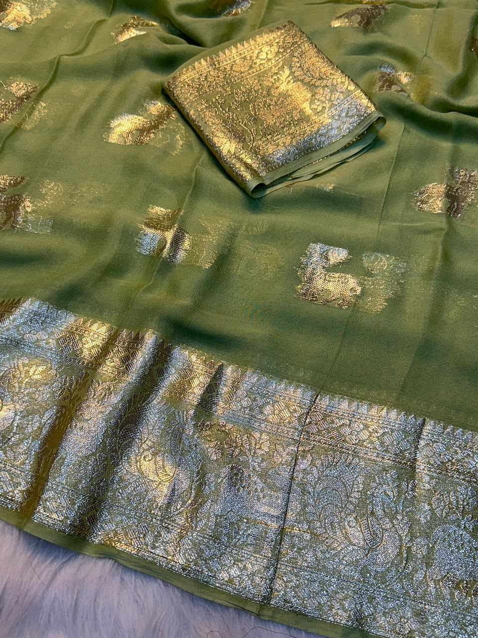 Viscouse Crushed Georgette Designer Saree