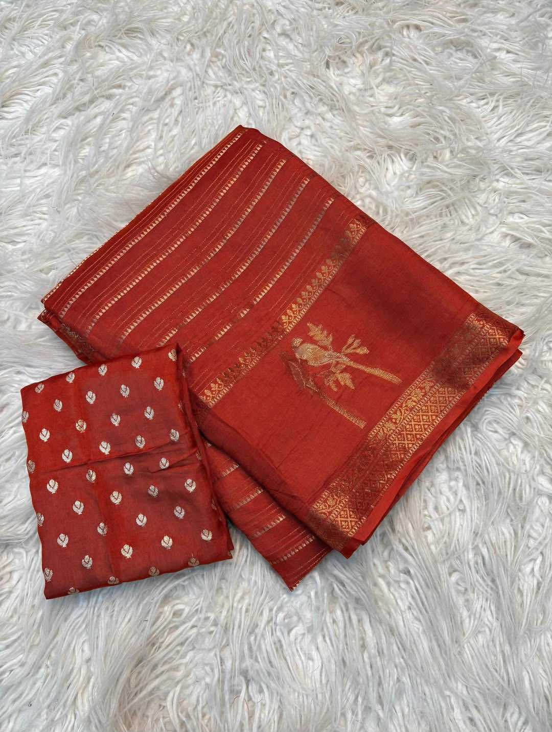Agneya Viscose Jacquard Saree