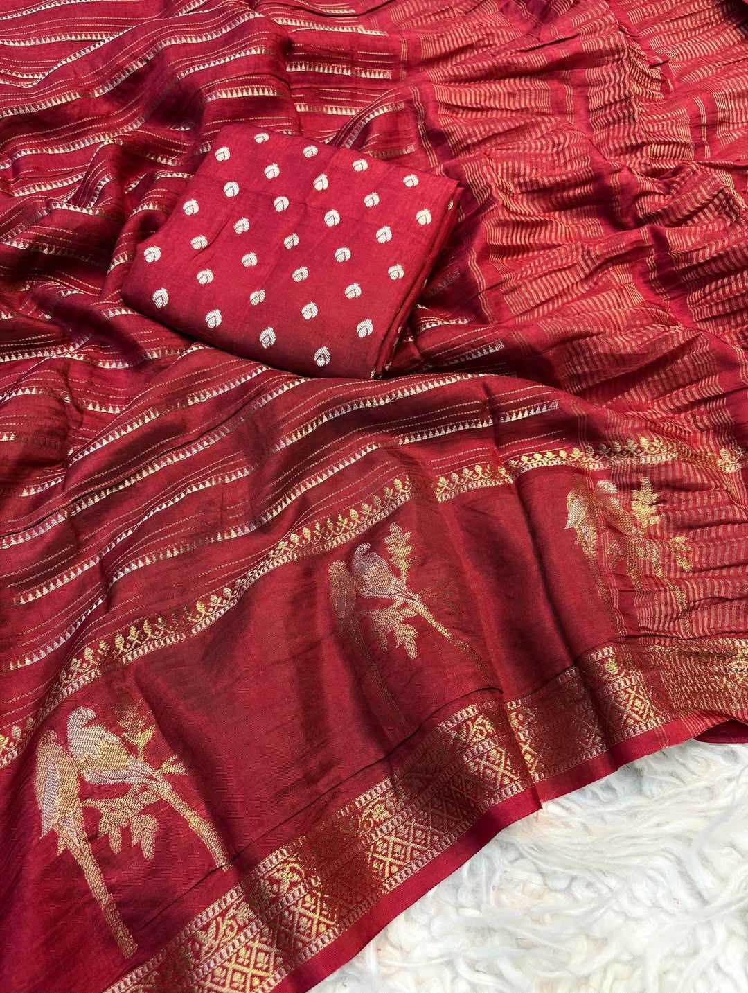 Agneya Viscose Jacquard Saree