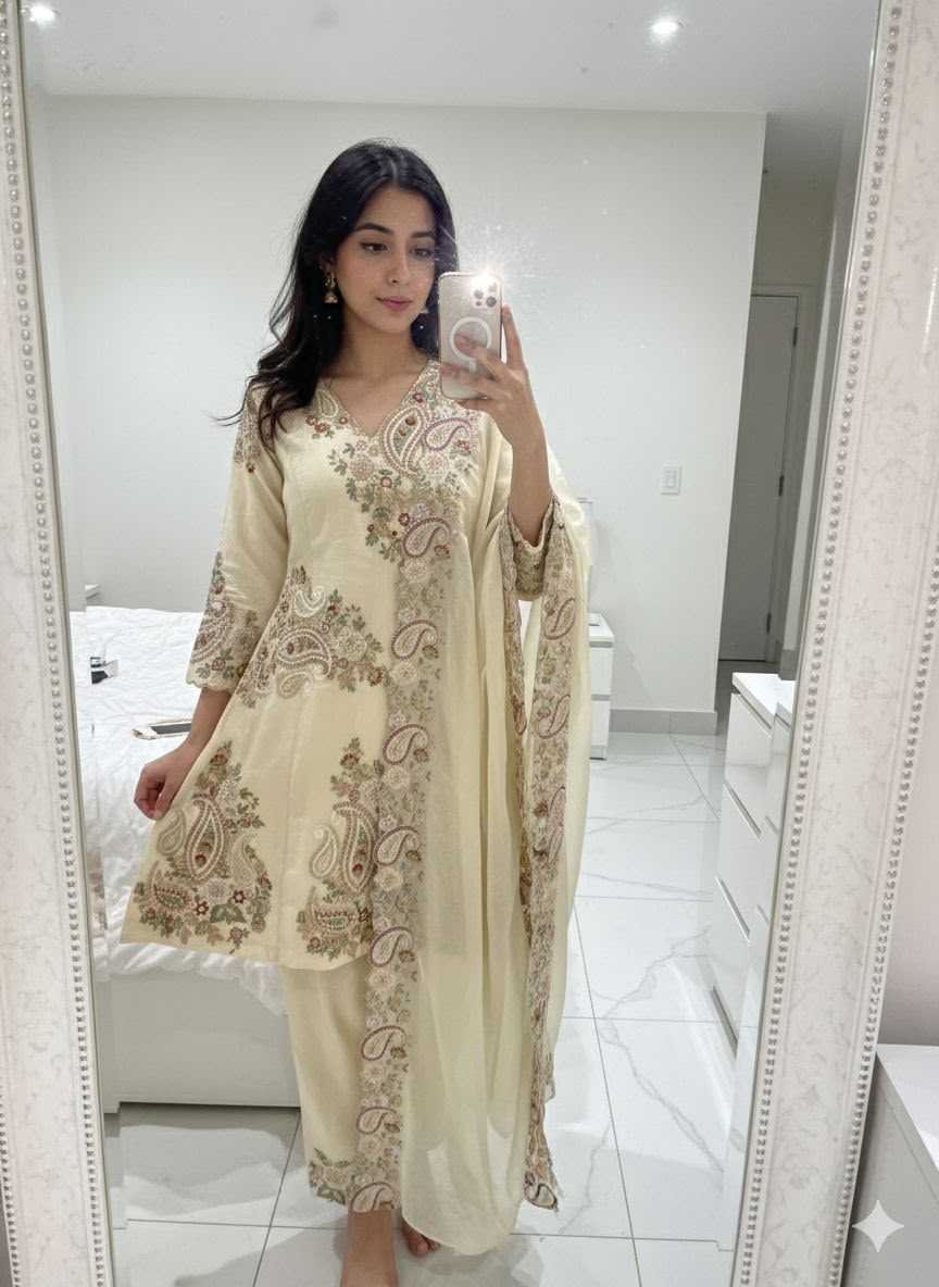 Fendy Embroidery Suit in White