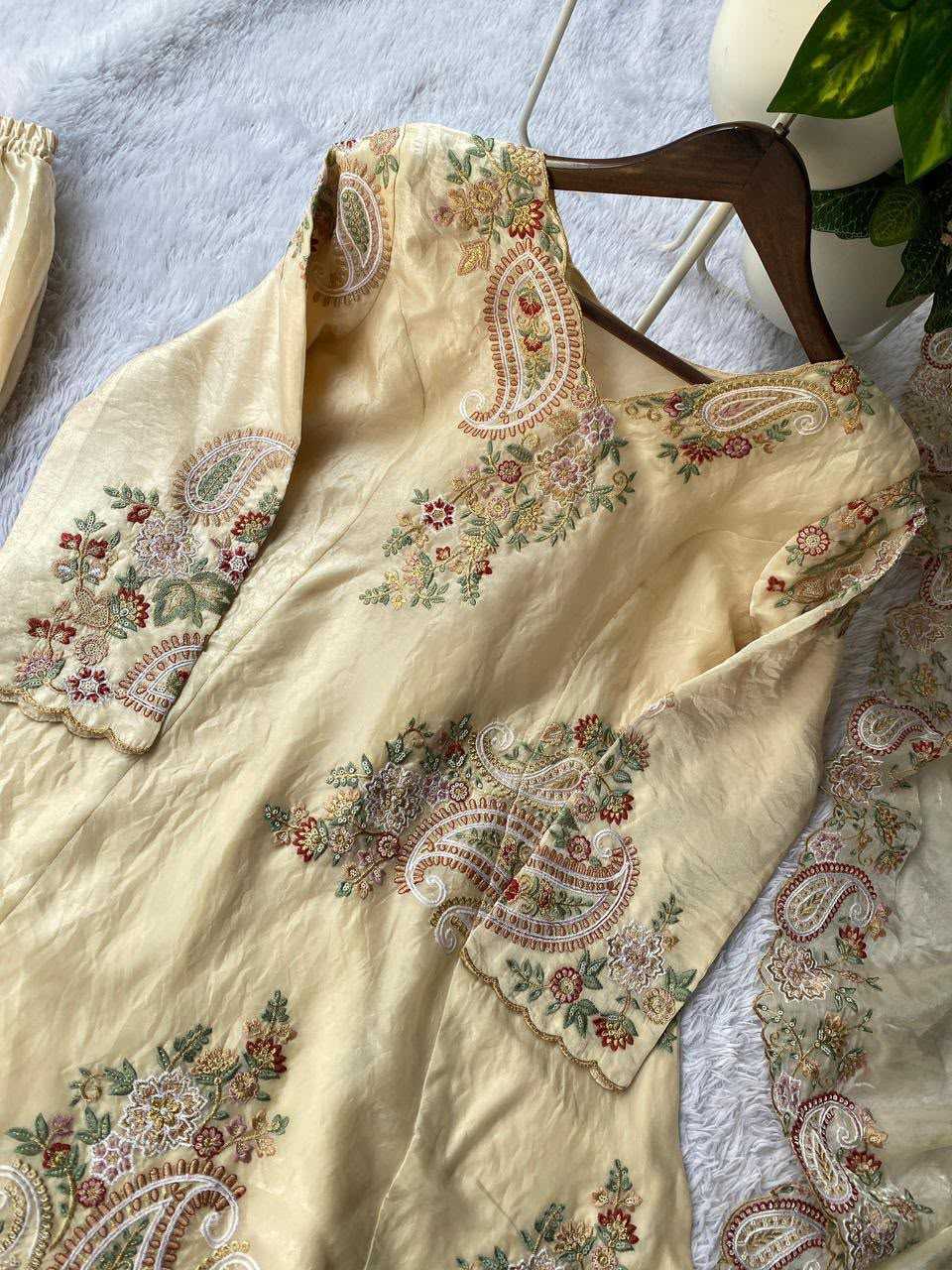 Fendy Embroidery Suit in White