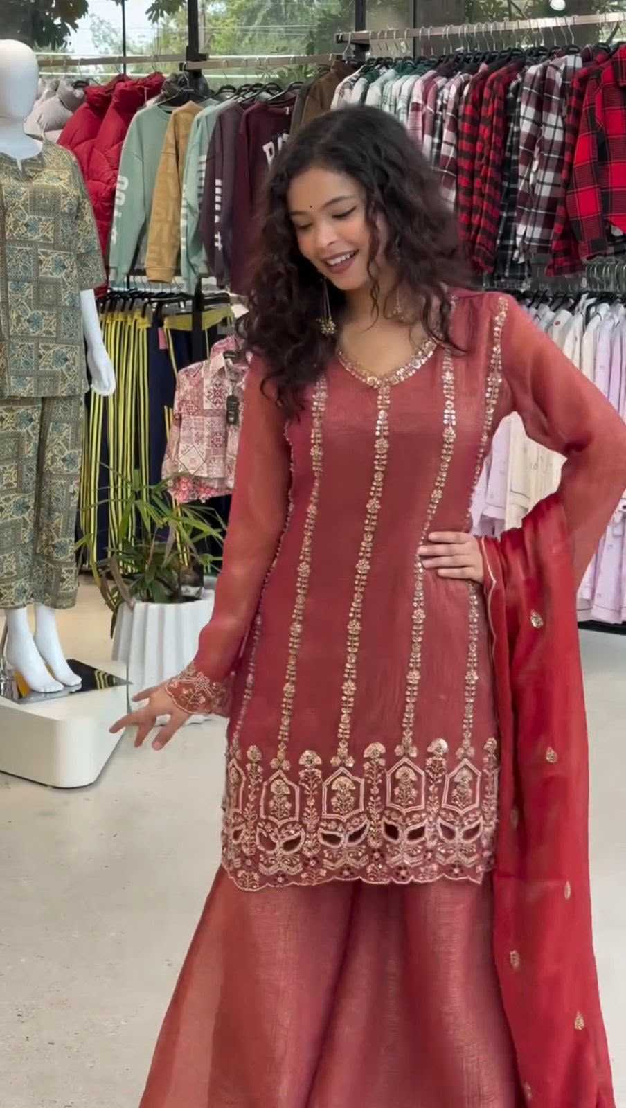 Crunchi Embroidery Suit 454