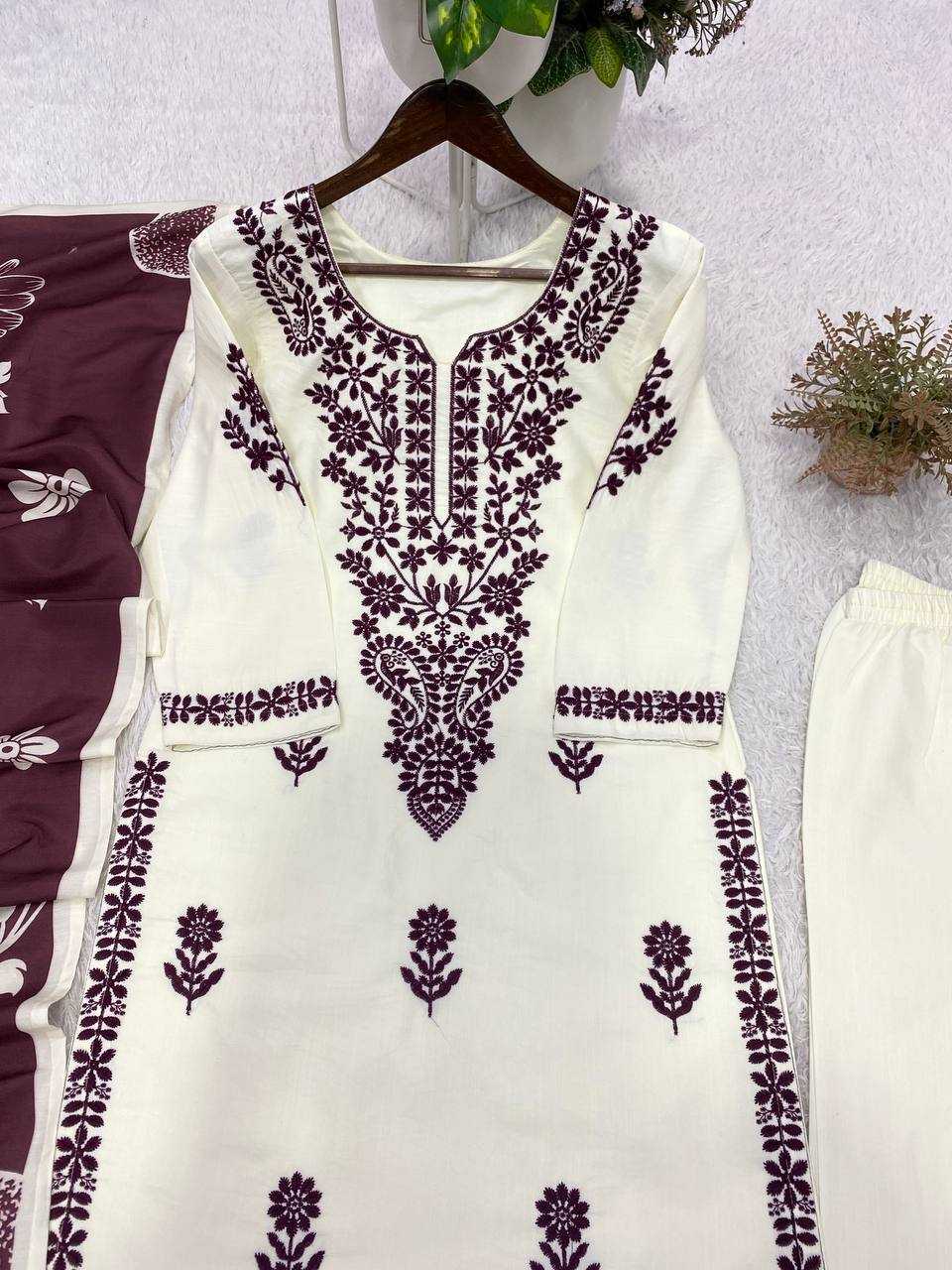 Slub Reyon Embroidery Suit