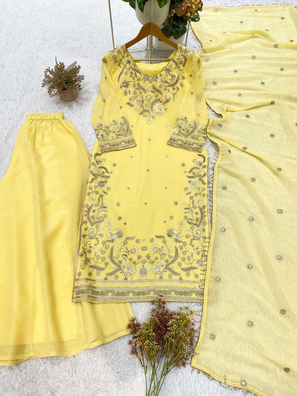 Crunchi Embroidery Suit