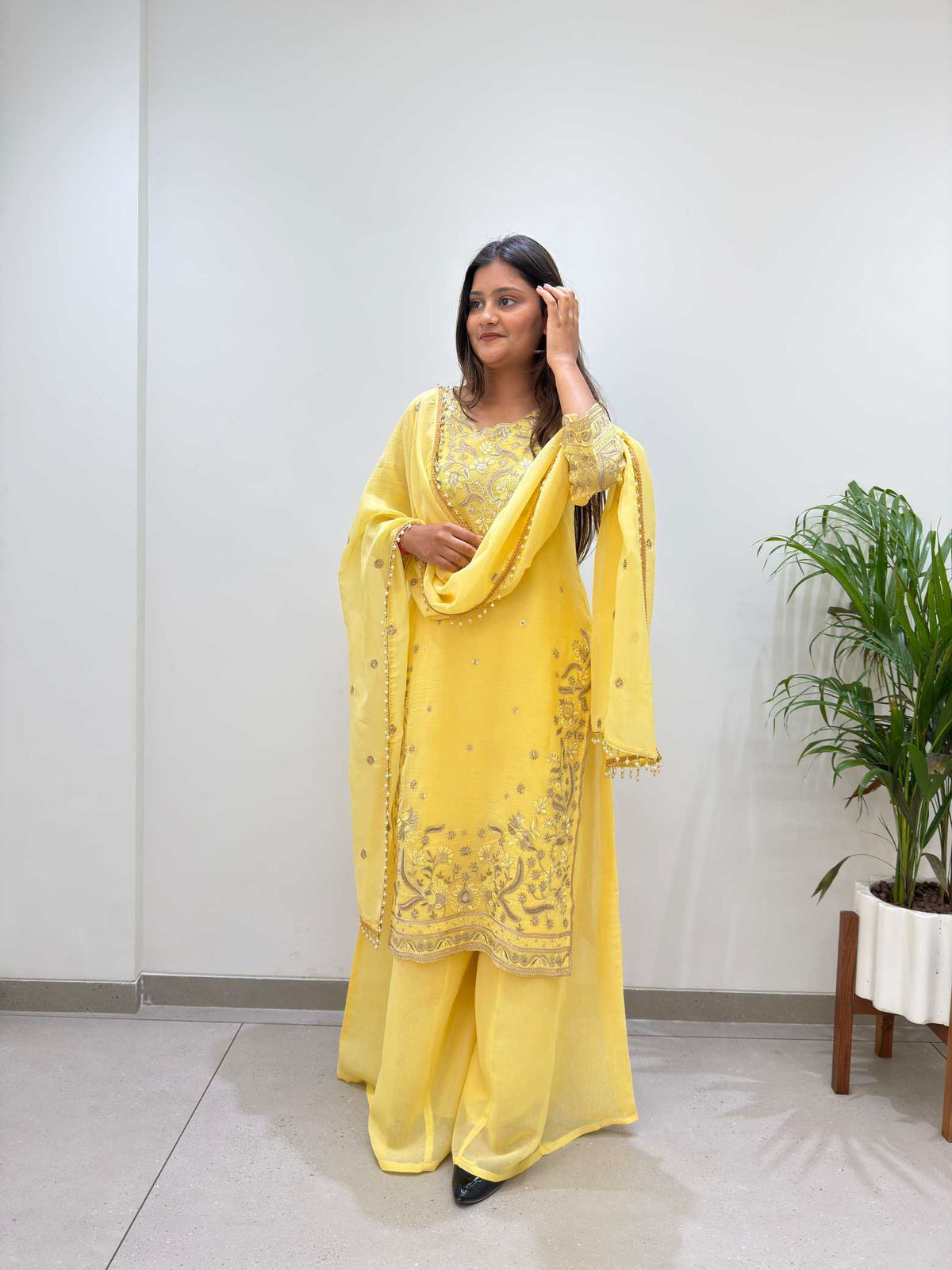 Crunchi Embroidery Suit