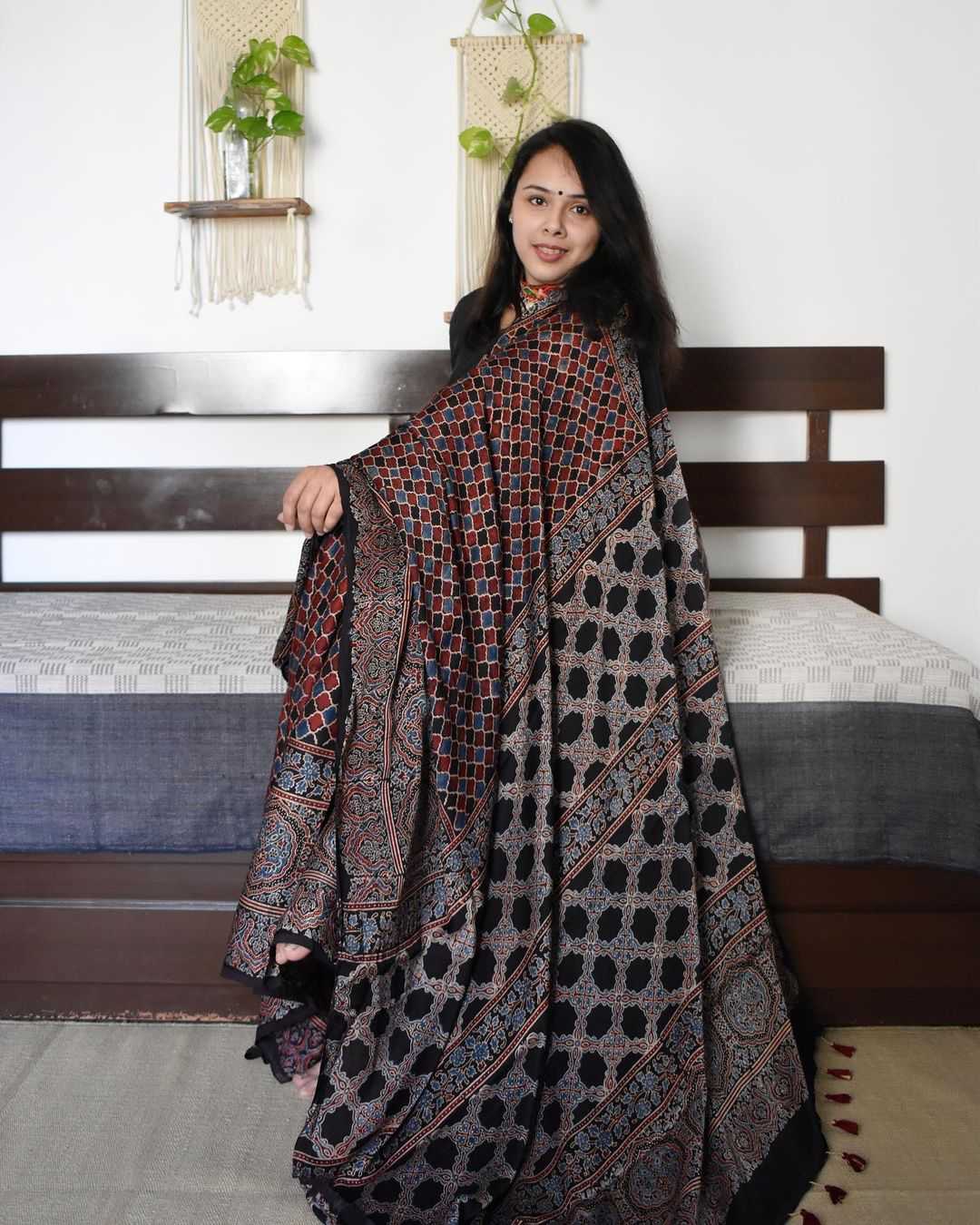 Gauri Muslin Silk Printed Saree