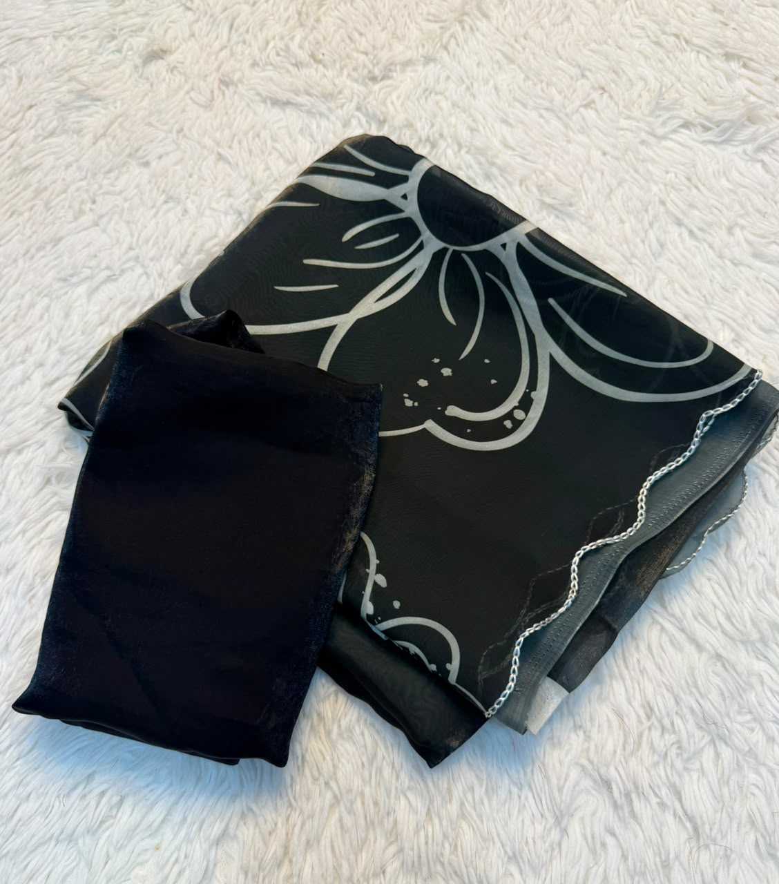 Pranvitha Space Silk Printed Saree