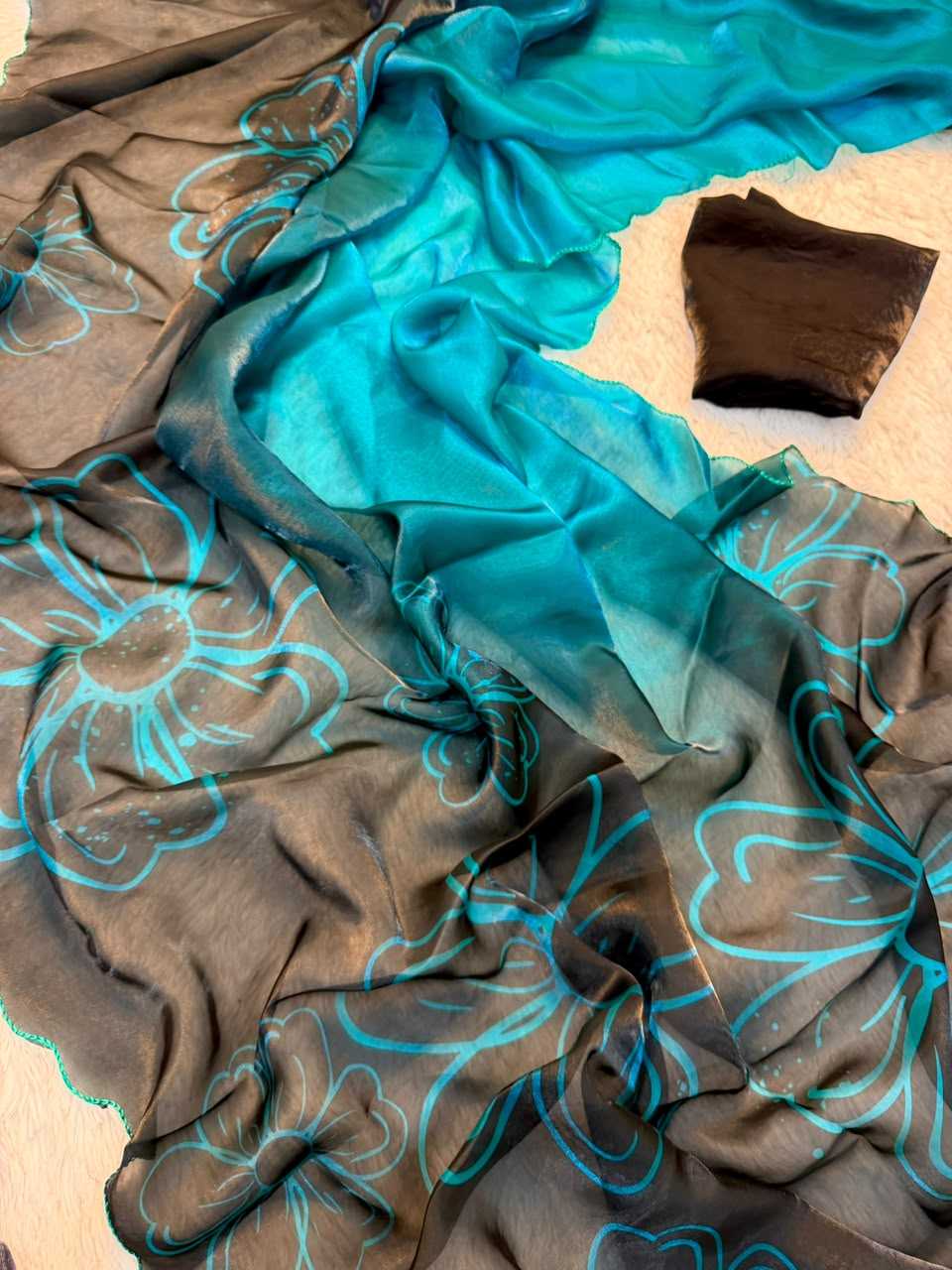 Pranvitha Space Silk Printed Saree