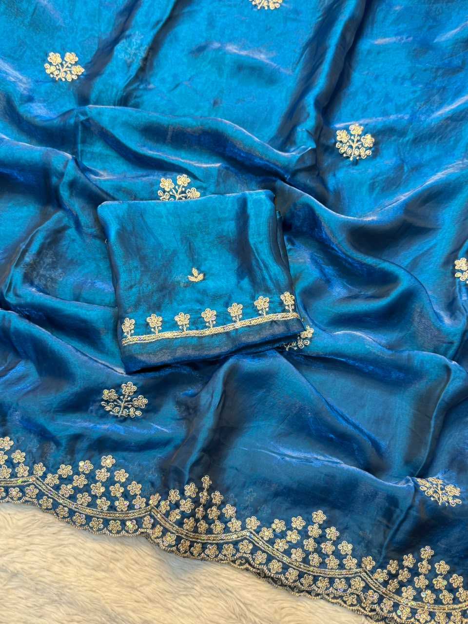 Vaanyaara Space Silk Designer Saree
