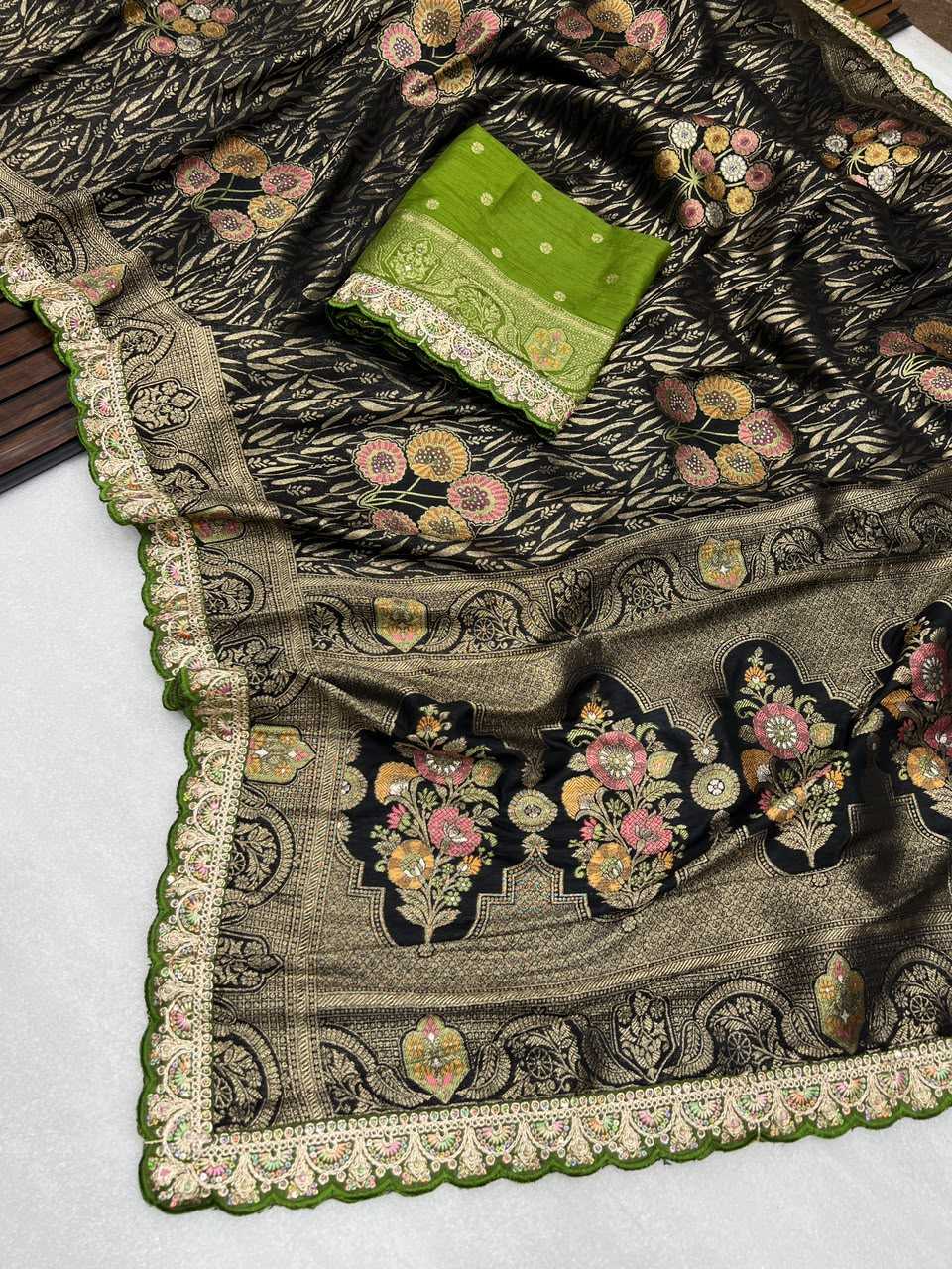 Dhanvika Dola Silk Saree
