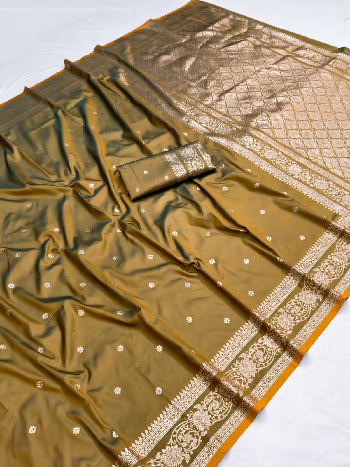 Banarasi Soft Silk Saree in Green