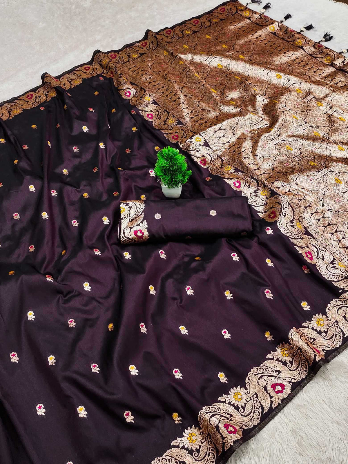Aakankshita Banarasi Soft Silk Saree