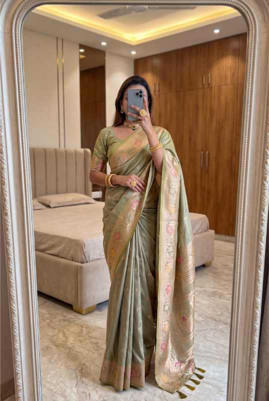 Banarasi Soft Silk Zari Border Saree in Purple