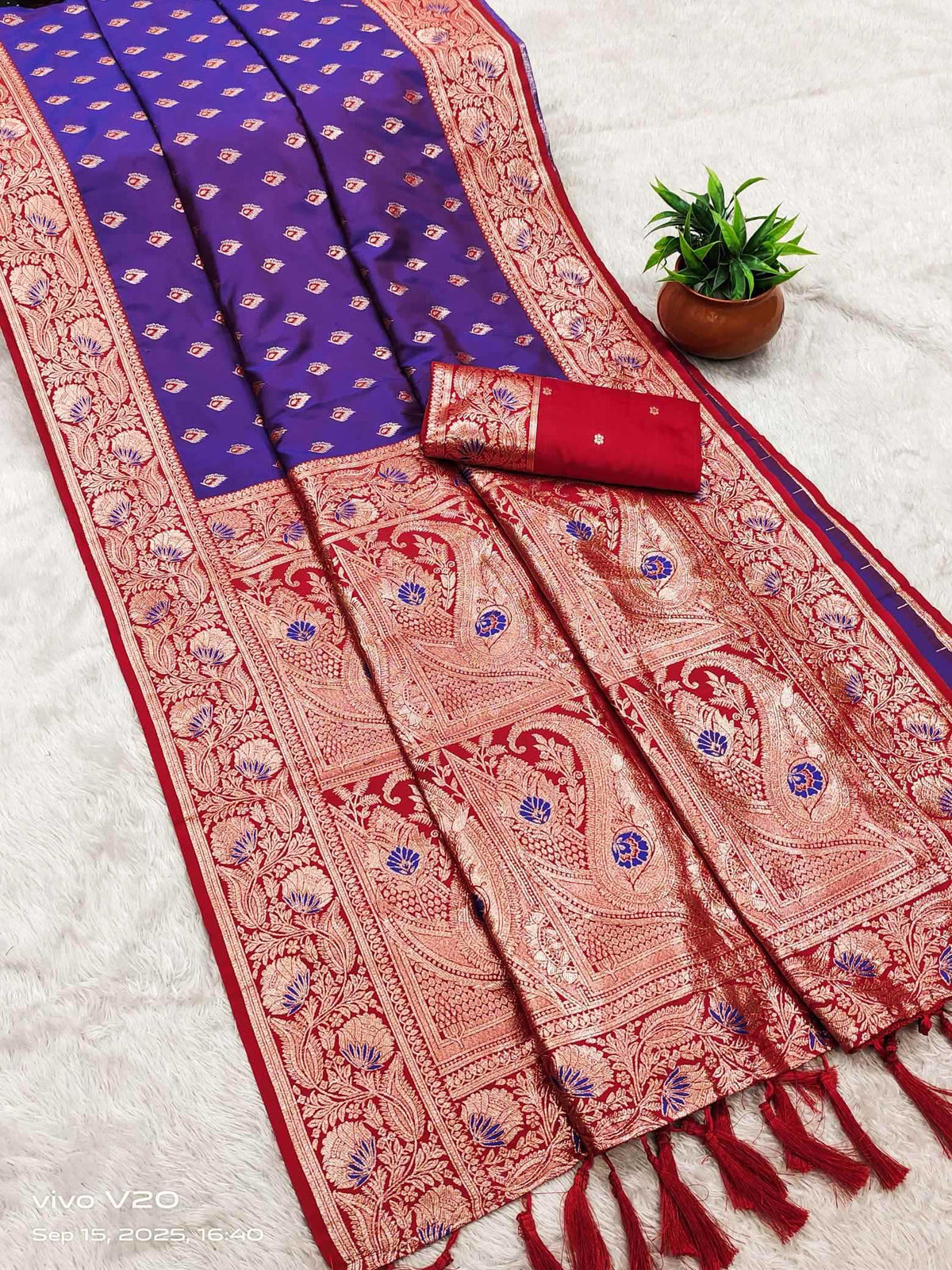 Diya Banarasi Soft Silk Saree in Dark Green
