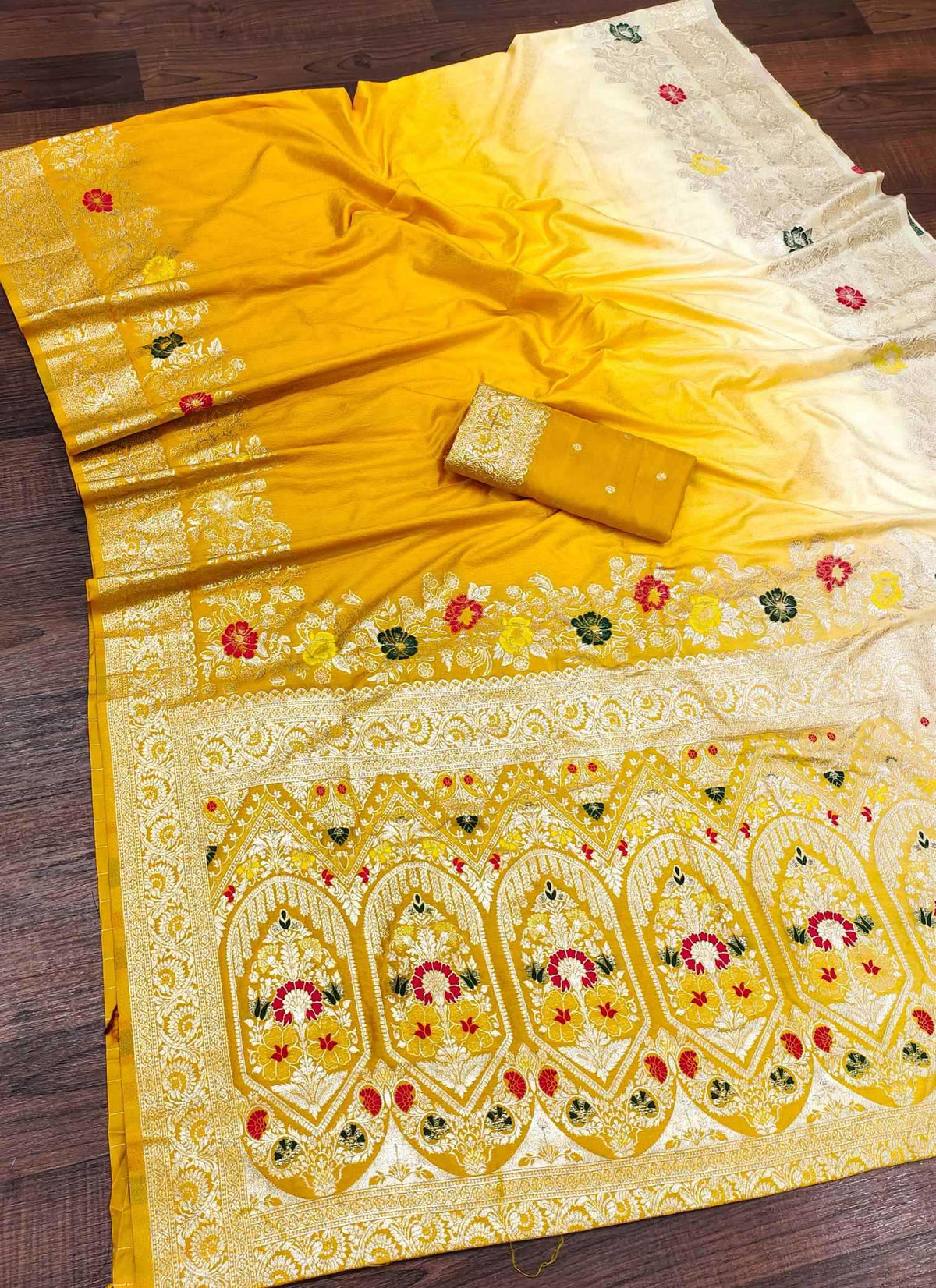 Manohari Dola Silk Saree