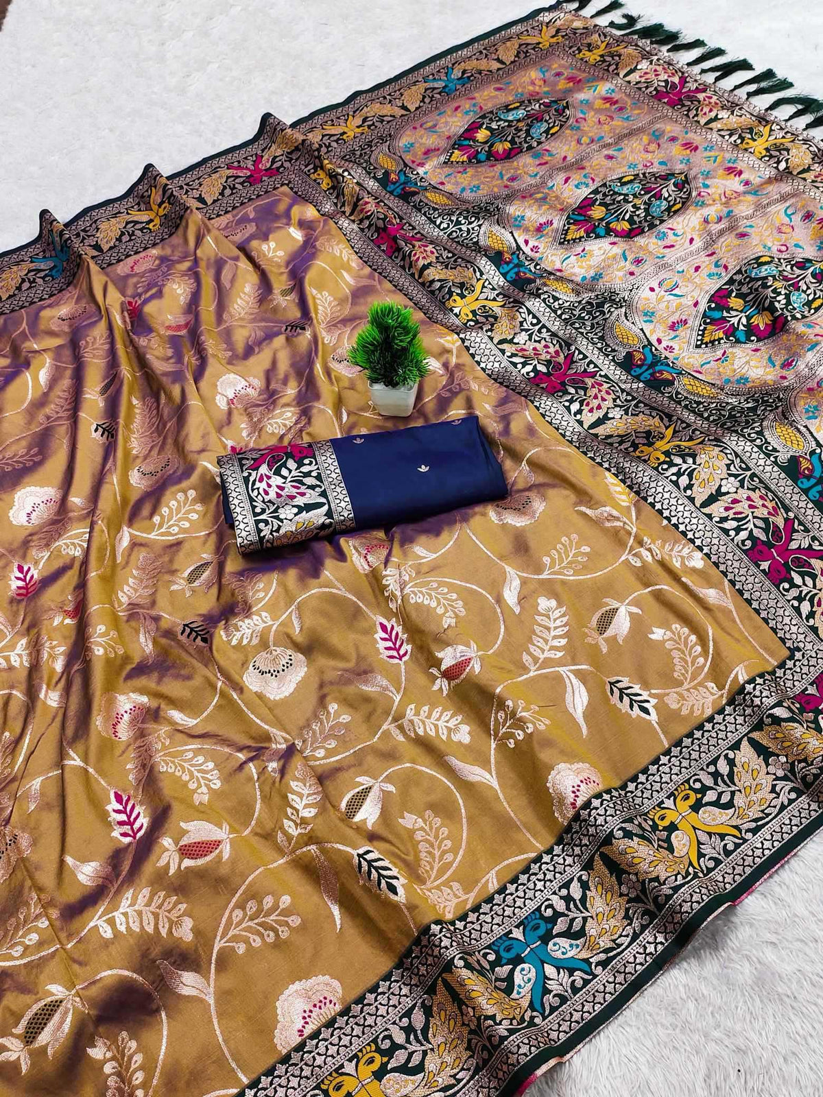 Saheli Paithani Silk Saree in Dark Wine