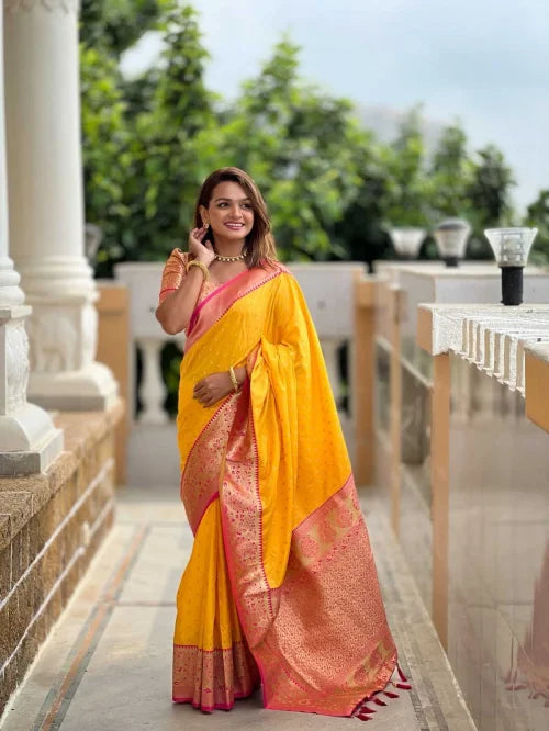 Shriya Silk Sarees With Contrast Pallu