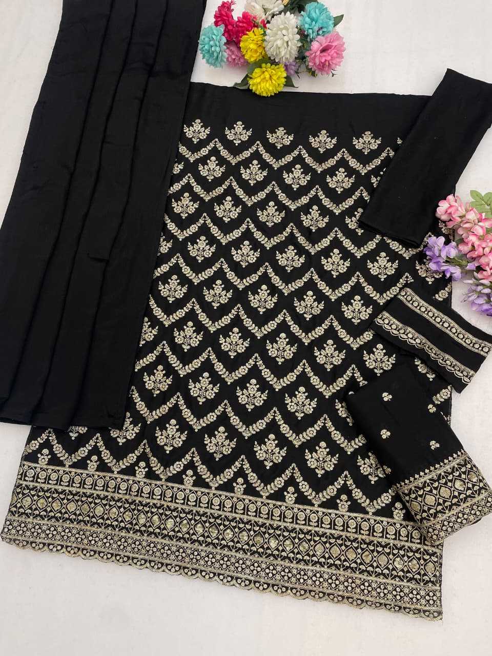 Chinon Embroidery Suit